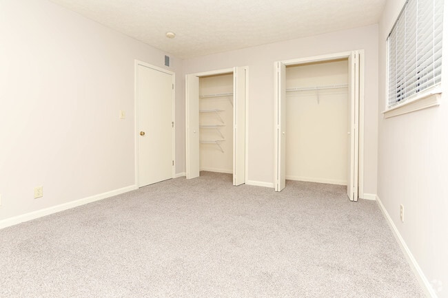 1BR, 1BA - 735 SF - Bedroom