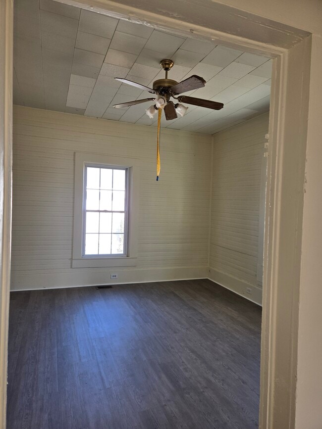 Photo - 203 Bailey St