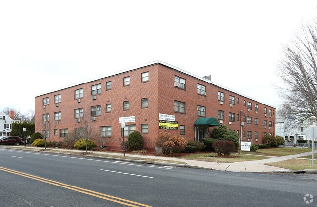 Photo - 137 Evergreen Ave Apartments