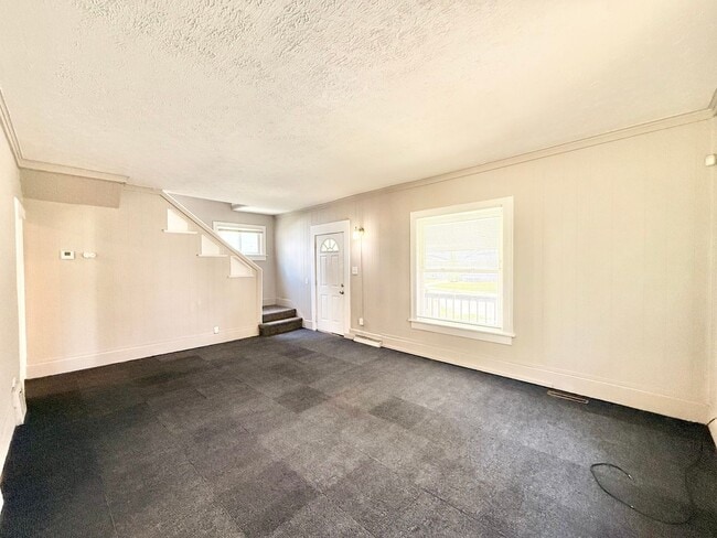 Photo - 2202 Brownlee Ave NE