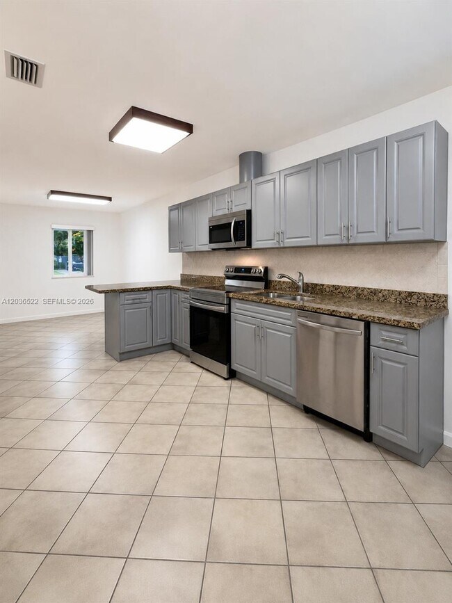 1005 SW 30th St Unit 1007