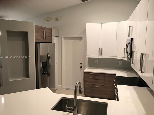 Photo - 1628 Salerno Cir