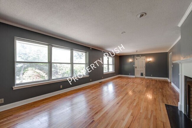 Photo - 303 Windmere Dr