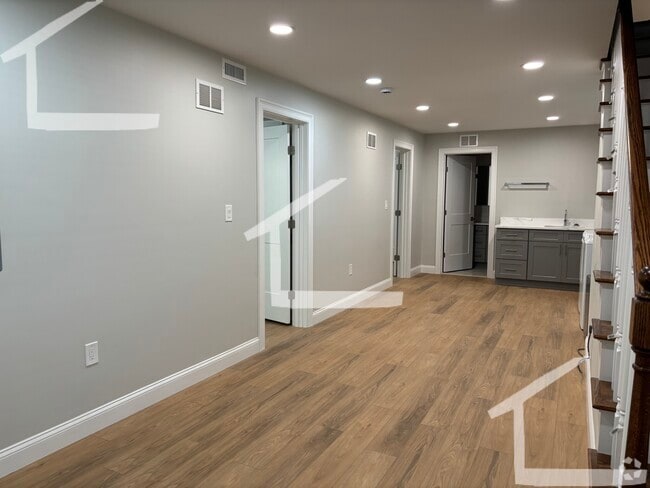 Building Photo - 187 Calumet St Rental