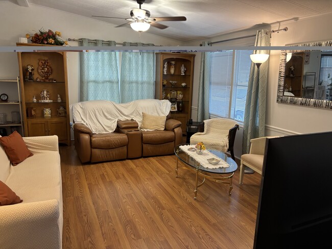 Photo - 631 Tracy Dr