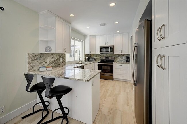 840 SW 7th St