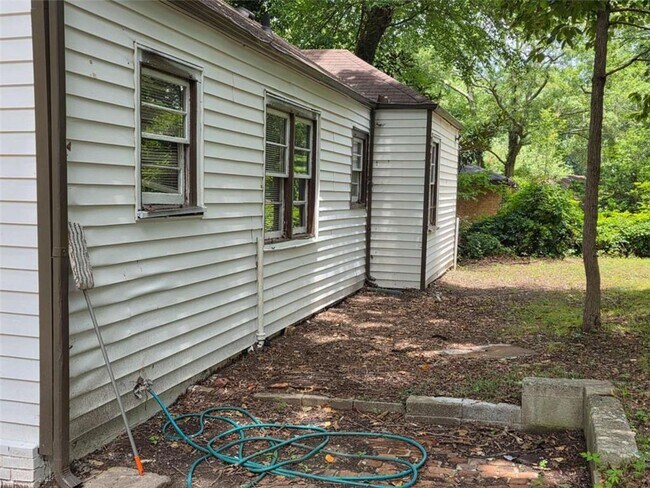 Photo - 1336 Wichita Dr SW