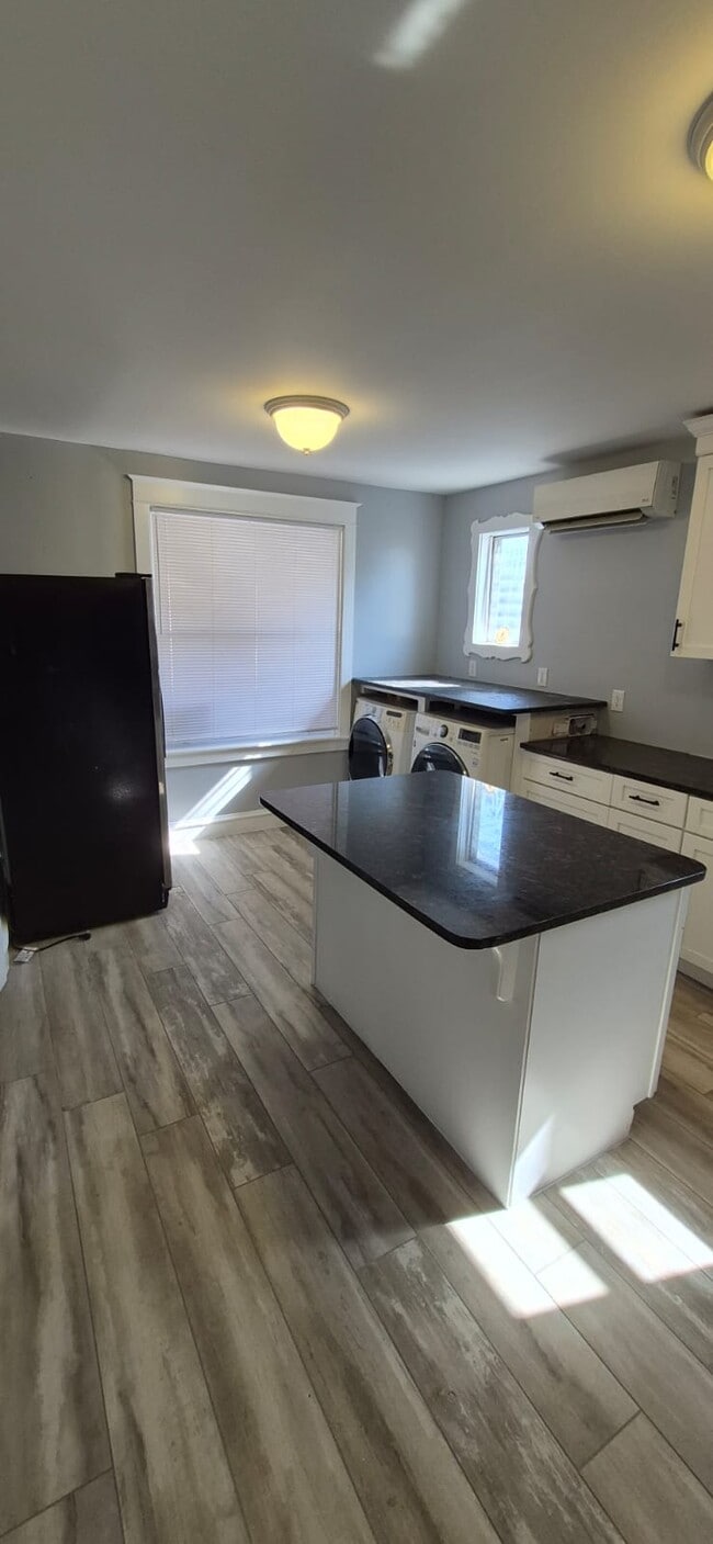 Kitchen - 1545 Cortland Ave Unit 1st Front