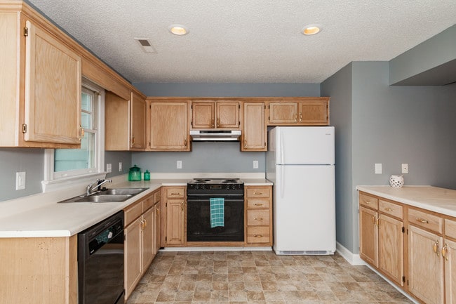 Photo - 2113 Tanglewood Rd
