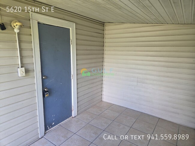 5620 15th St E