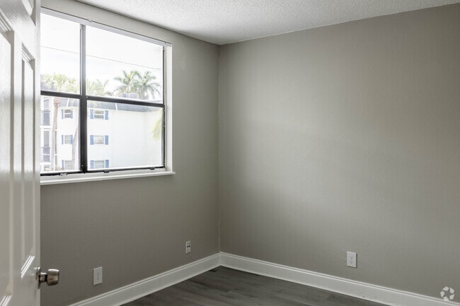 2 BR, 2 BA - 742SQFT - Westview Commons