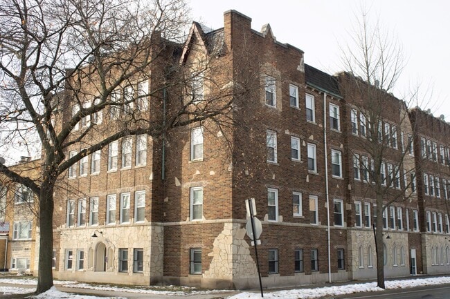 Building Photo - 6254 N Whipple St Unit G