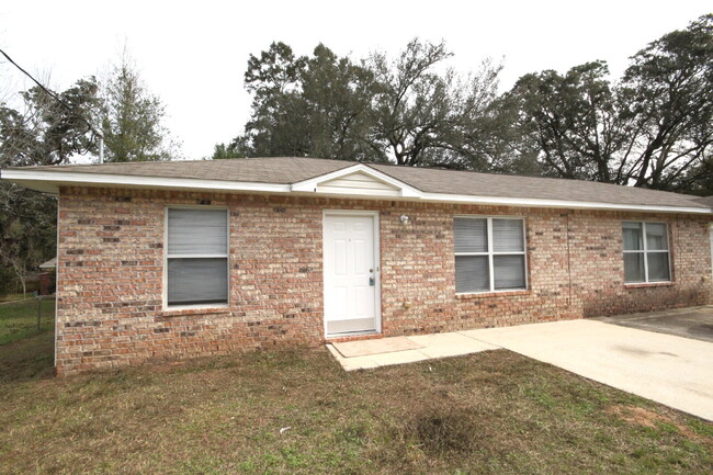 Northeast Pensacola 2BR – Perfect Location... - Northeast Pensacola 2BR – Perfect Location... Apartment Unit A