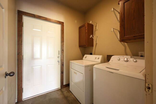 Photo - 18561 South Street Unit 18561 South Street - Apartment (B)