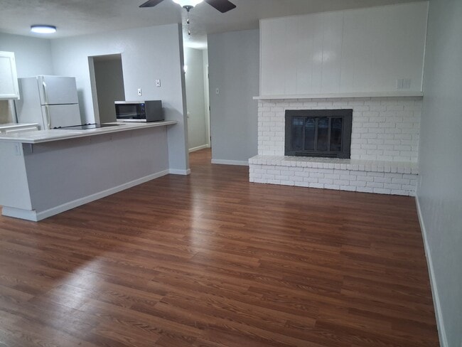 Photo - 563 Cumberland Dr