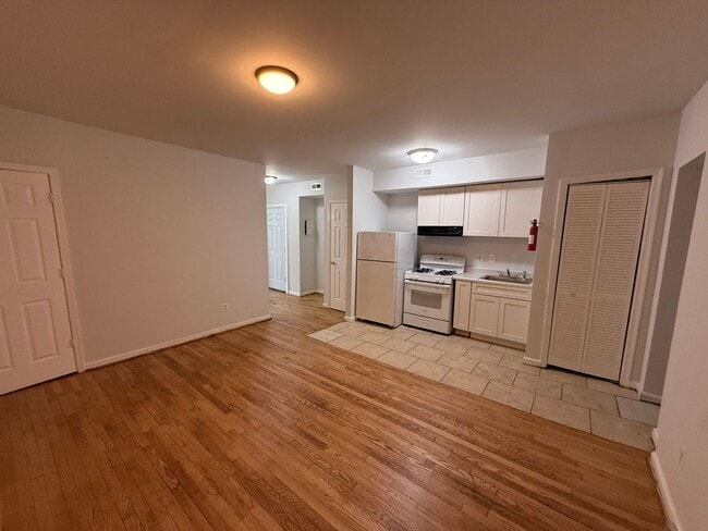 Photo - 1146 17th St NE Unit 4