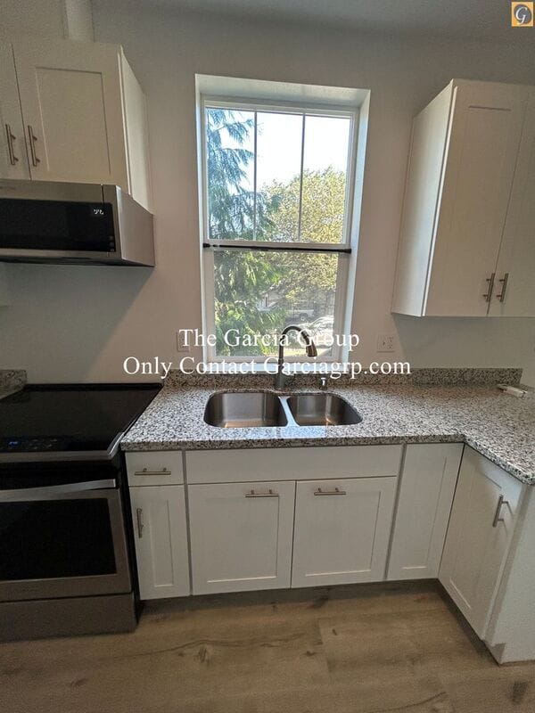 Photo - 8780 SE Flavel St Unidad Studio