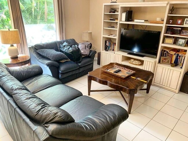 Photo - 815 Middle River Dr Unit 203