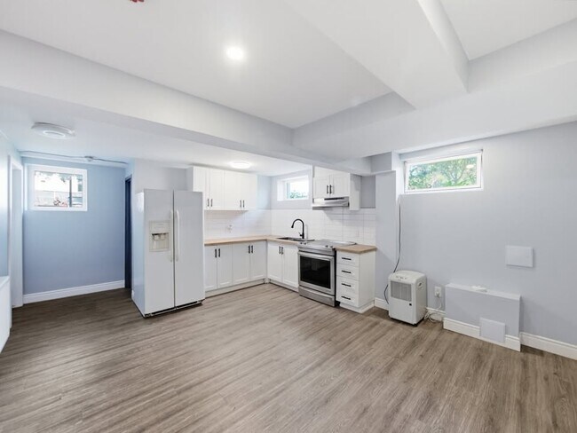 Photo - 309 Strathearne Ave