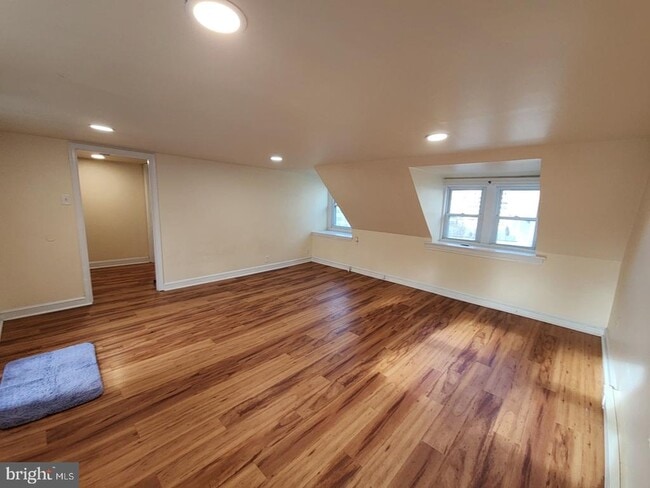 Building Photo - 228 Crawford Ave Unit 3 Rental