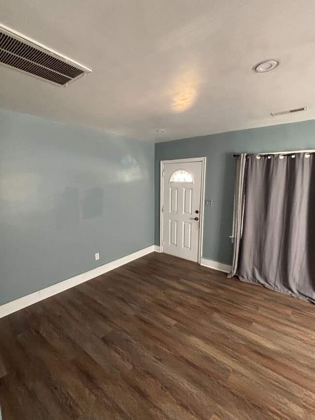 Photo - 2506 E Lexington Ave