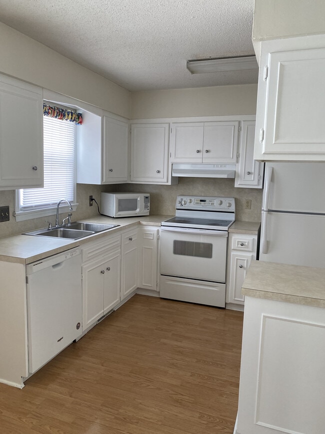 Photo - 14706 Harvey Oaks Ave