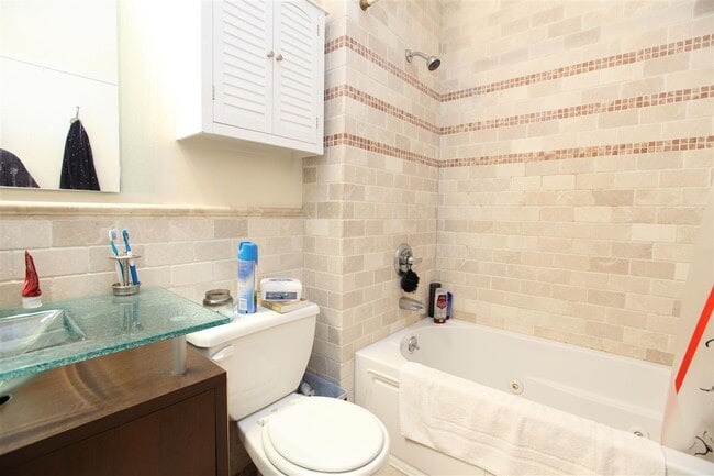 Photo - 1034 Clinton St Unit #201