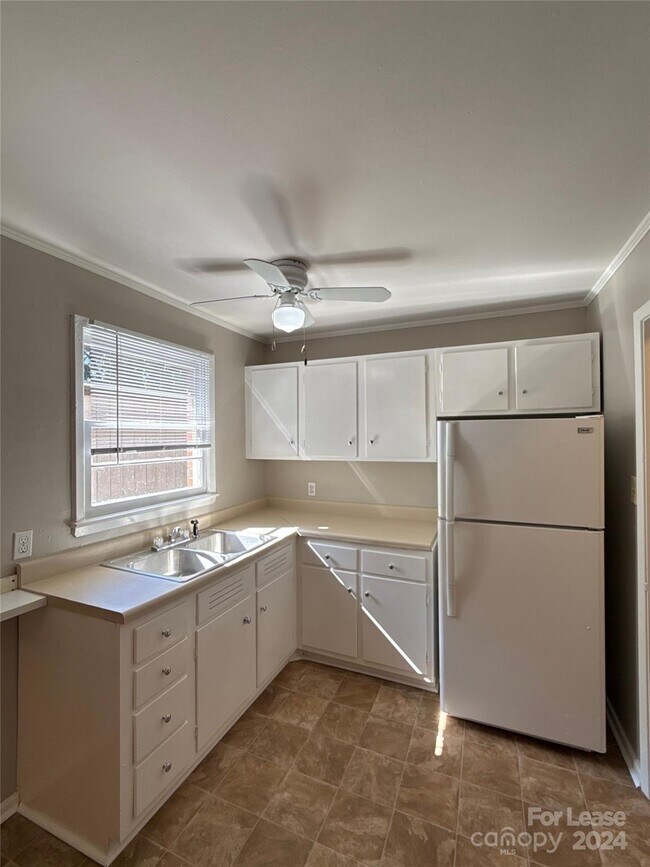 3808 Miriam Dr House House Rental in Charlotte, NC