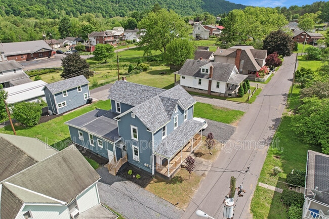 Photo - 14210 Temple St