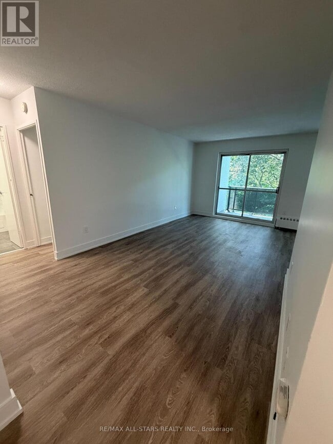 Photo - 7 Albert St Unit 403