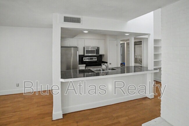 Photo - 5938 Sandhurst Ln Unidad 205