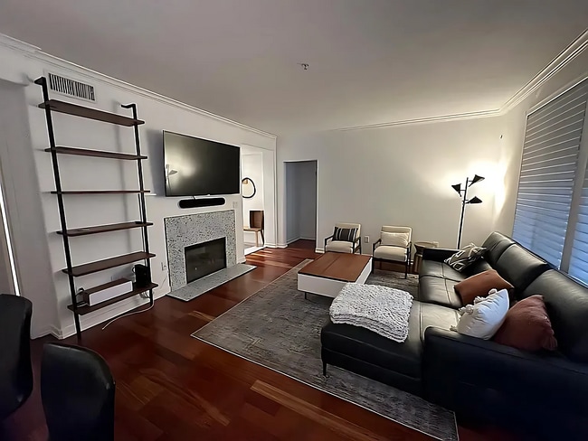 Building Photo - 3321 Watermarke Pl Unit 3321