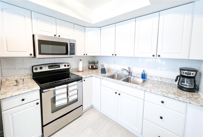 Photo - 1313 NE 118th St