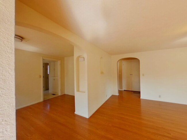 Photo - 383-385 East 15th Ave. &amp; 1480 Mill St. Unidad 385 East 15th Ave