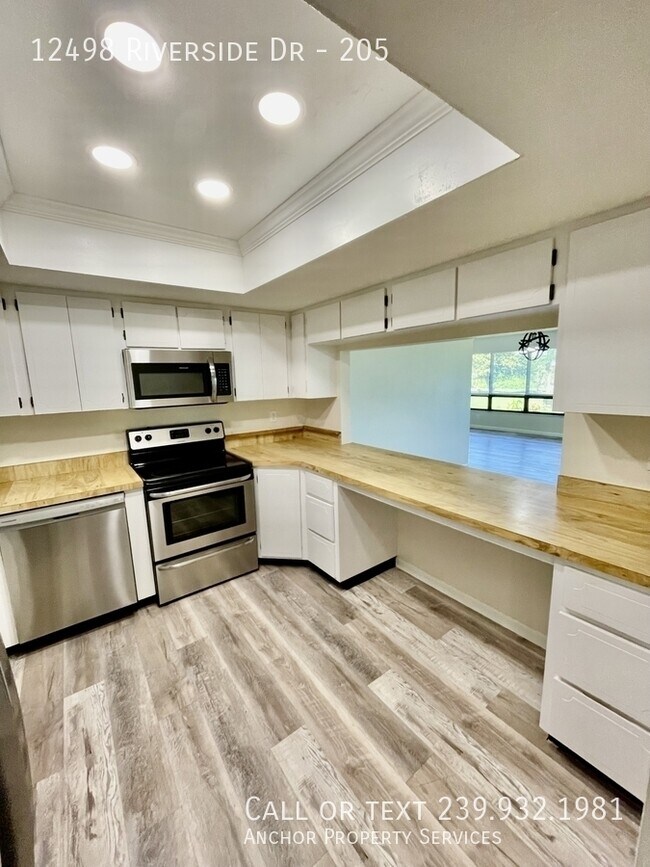 Photo - 12498 Riverside Dr Unit 205
