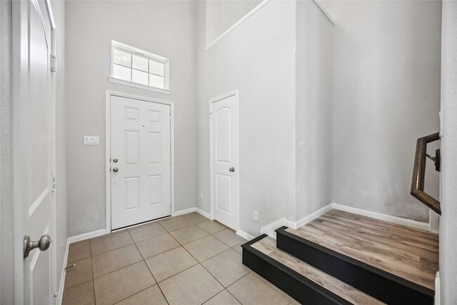 Photo - 5914 Prince Pl Dr