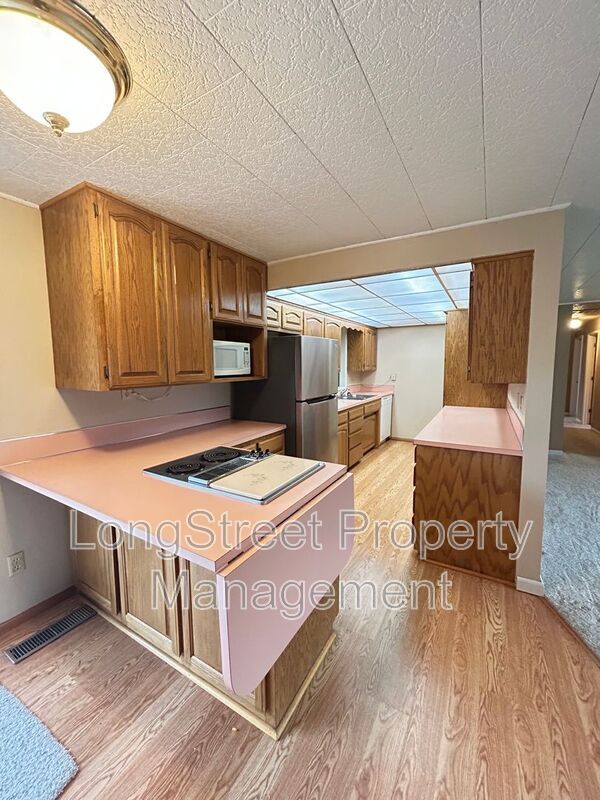 Photo - 2917 Takena St SW