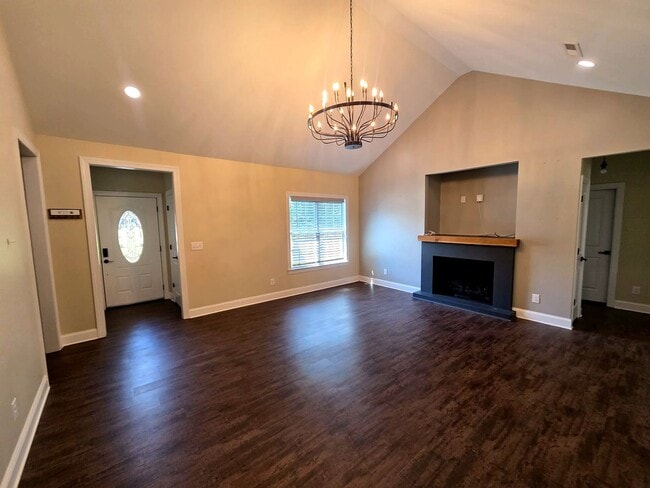 32 Sarjon Cir