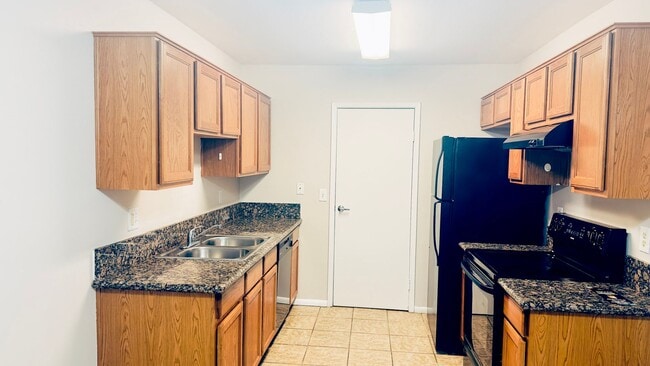 Photo - MOVE IN SPECIAL! Updated 2 Bed/2 Bath Cond... Unidad 1167