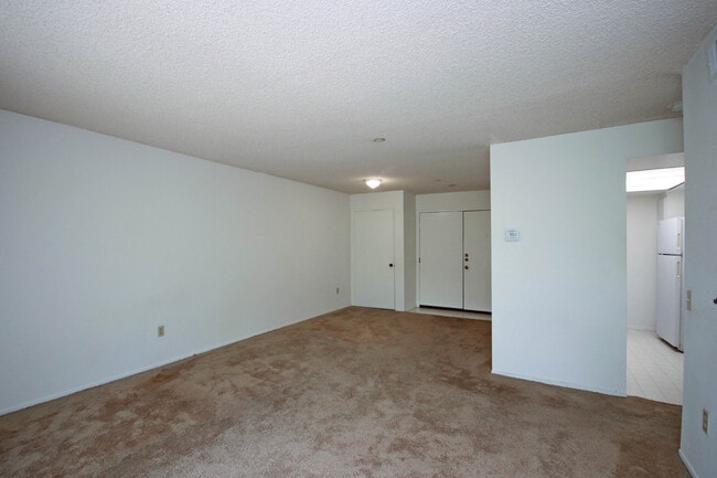 Photo - 355 S Marengo Ave Unidad 304