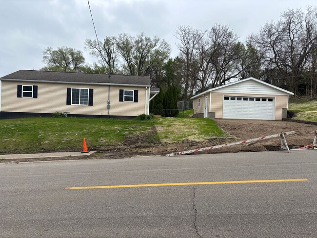 3 Bedroom, 2.5 Bath Single Family Home w/2... - 3 Bedroom, 2.5 Bath Single Family Home w/2...