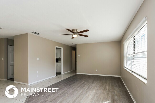 Photo - 5700 6th Way S