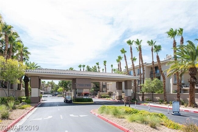 Building Photo - 7123 S Durango Dr Unit 111
