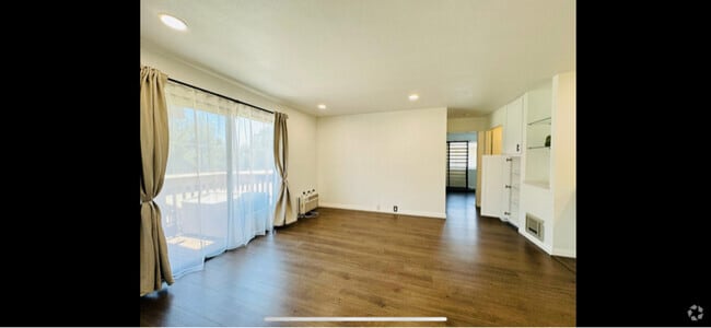 Building Photo - 6362 Rancho Mission Rd Rental