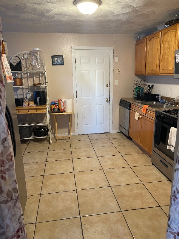 Photo - 1 Median Cir