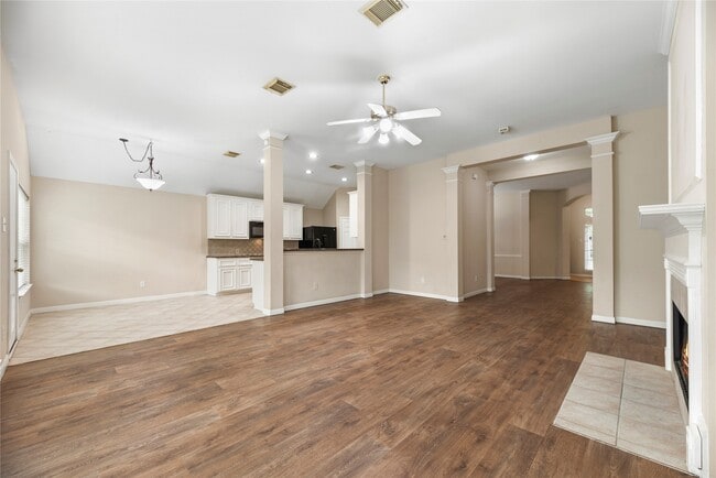 Photo - 11619 Cedarvale Ln