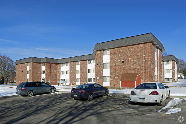 Building Photo - Garden Court Apartments