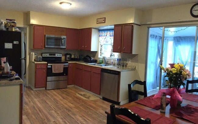 Photo - 3680 Whiting Dr SE