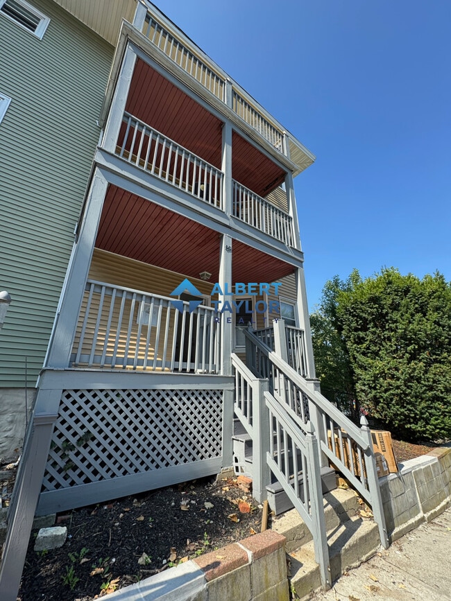 Building Photo - 89 Intervale St Unit 3 Rental