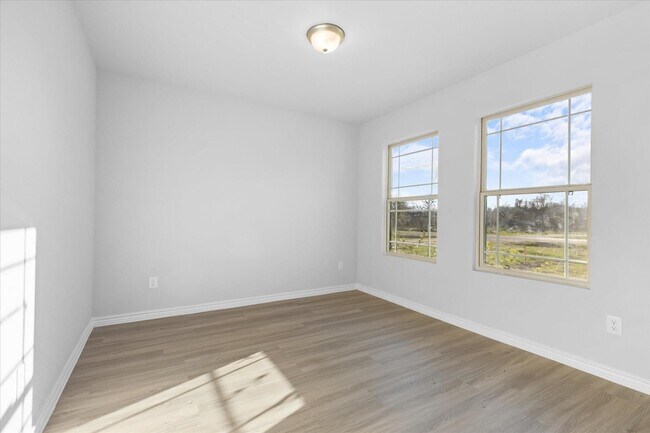 Photo - 608 Yupon St